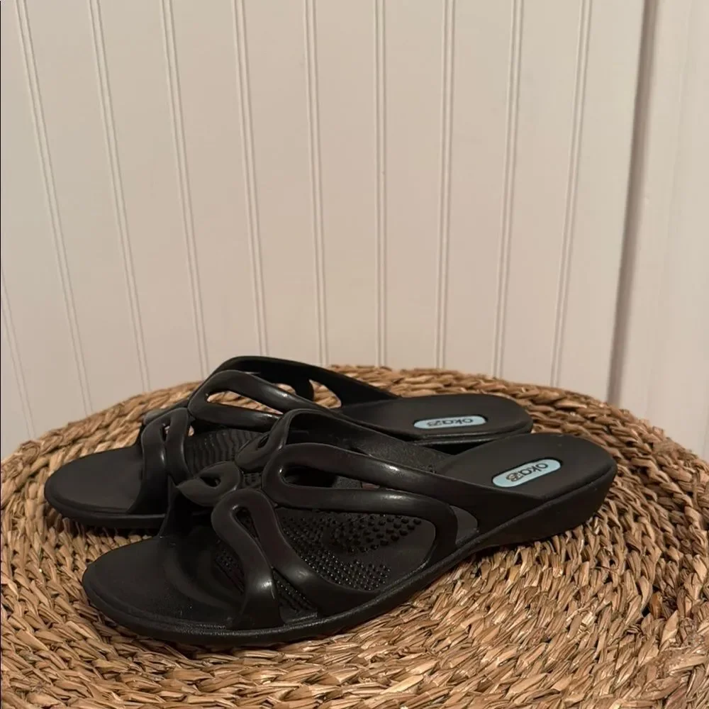 Oka B. Women's Black Sandals - 6 - Great Condition